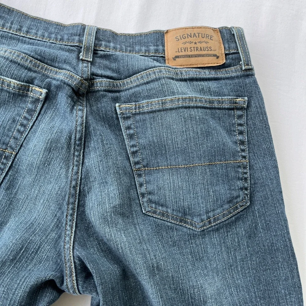 Signature by Levi Strauss Athletic Fit Mens 32x31 Medium Wash Stretch Denim Jean